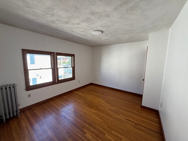 Foto del edificio - 374 Riverside Ave