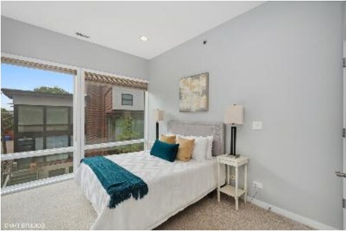Foto del edificio - 2329 N Bosworth Ave