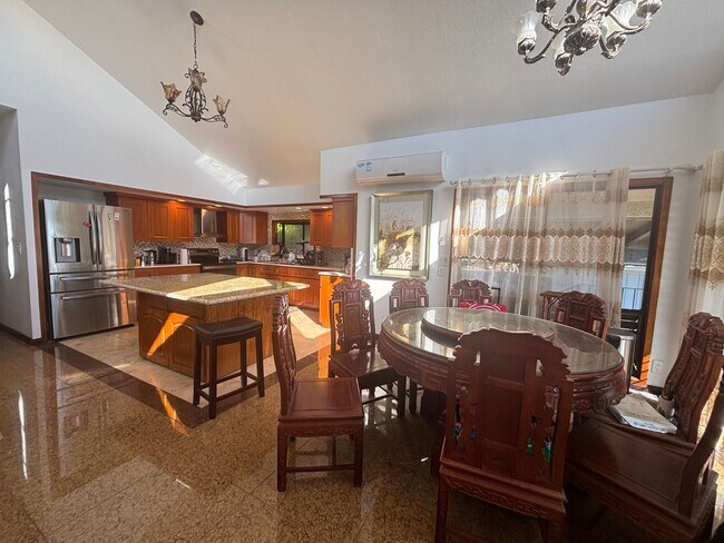 Building Photo - 1055 Alewa Dr