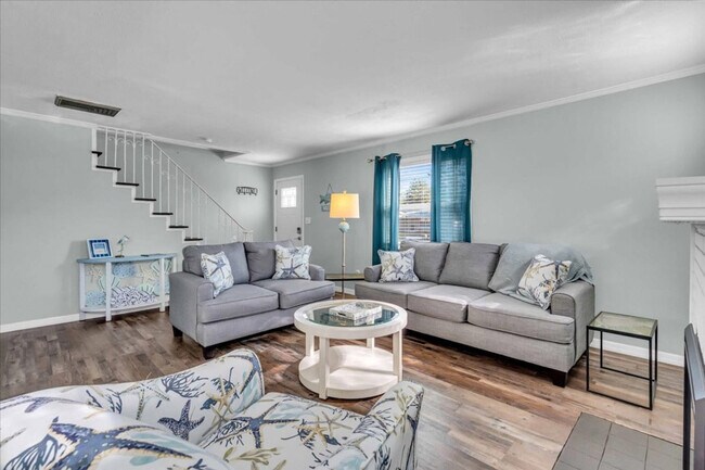 Building Photo - 3843 Chapel Dr