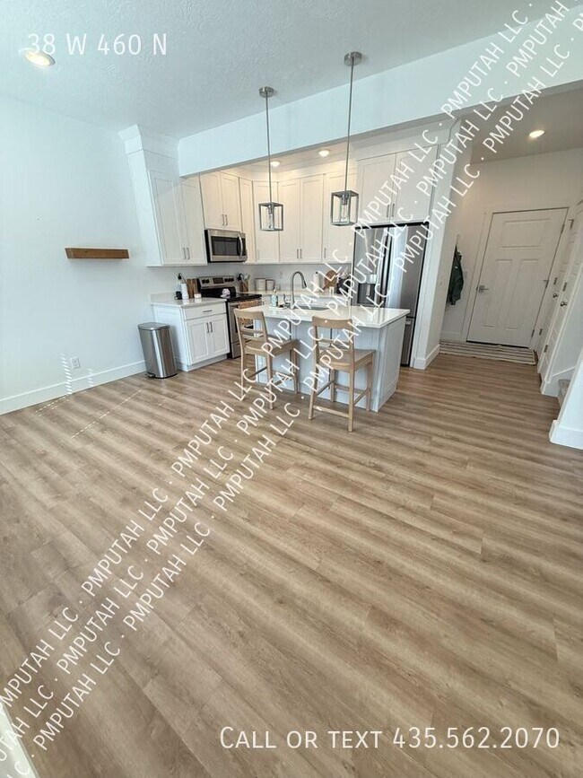 Foto del edificio - 38 W 460 N