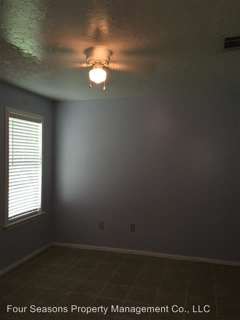 Building Photo - 245 Bleuer Dr