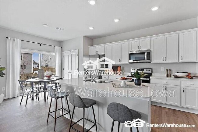 Foto del edificio - 1023 Maywood Ln