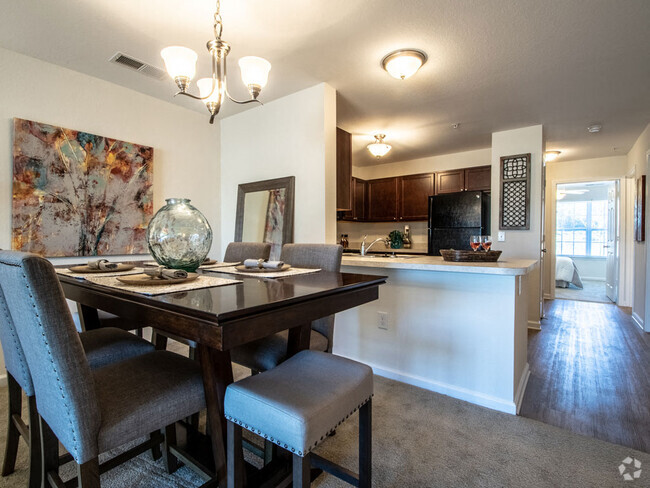 Dining Room - Killian Lakes Apartments and Townhomes