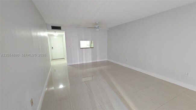 Foto del edificio - 5201 NW 7th St