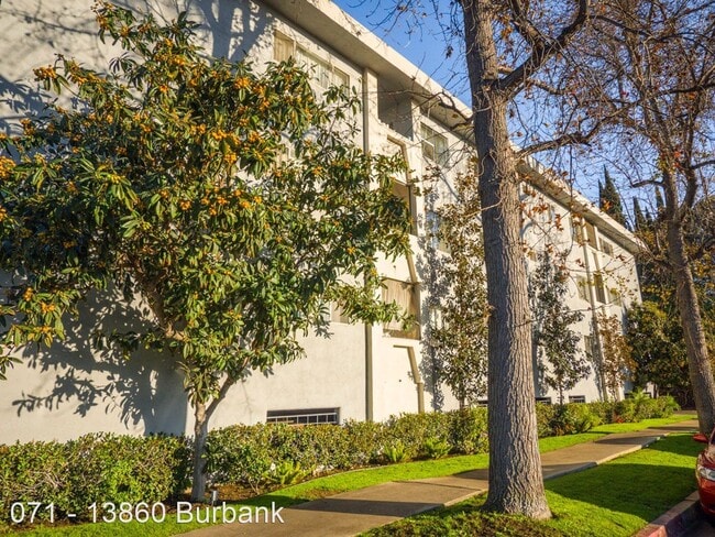 Building Photo - 13860 Burbank Blvd
