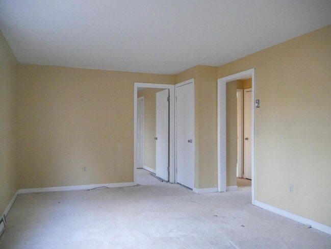 Building Photo - 15 Otis Ct