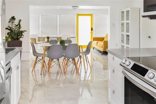 Building Photo - 1241 SW 29th St