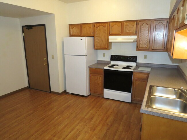 Foto del edificio - 200 S Linn St