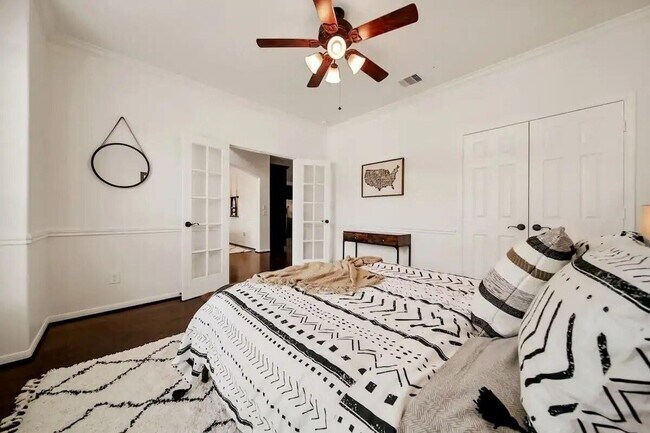 Foto del edificio - 8133 Tranquil Lake Way