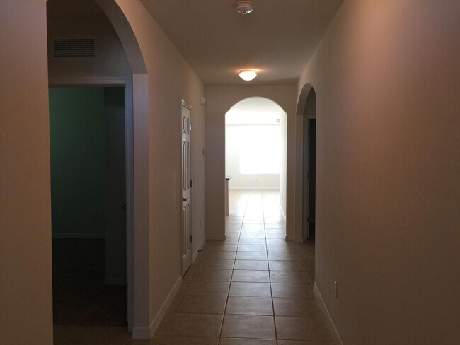 Foto del edificio - 4/2 spacious rooms