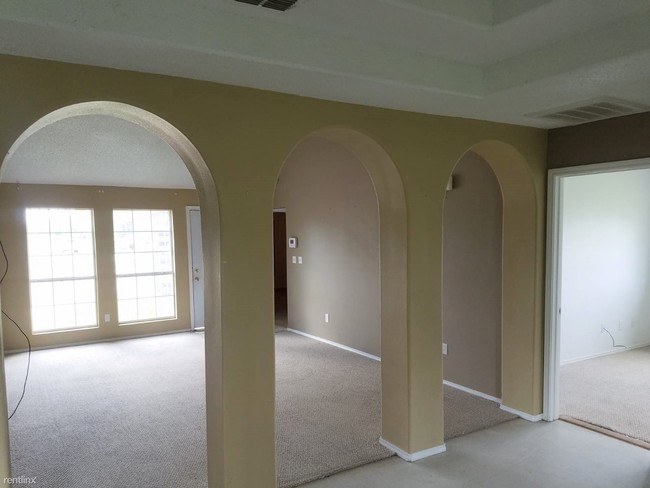 Building Photo - 4 br, 2 bath House - 400 Plata Dr