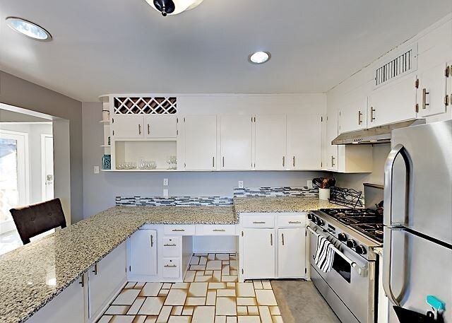 Primary Photo - 5705 Vine Ridge Dr