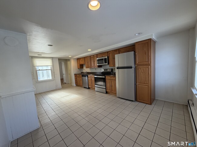 Building Photo - 57 Chapel St