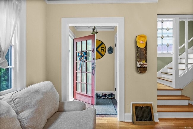 Building Photo - Cute North Tacoma Home - Stadium District ...