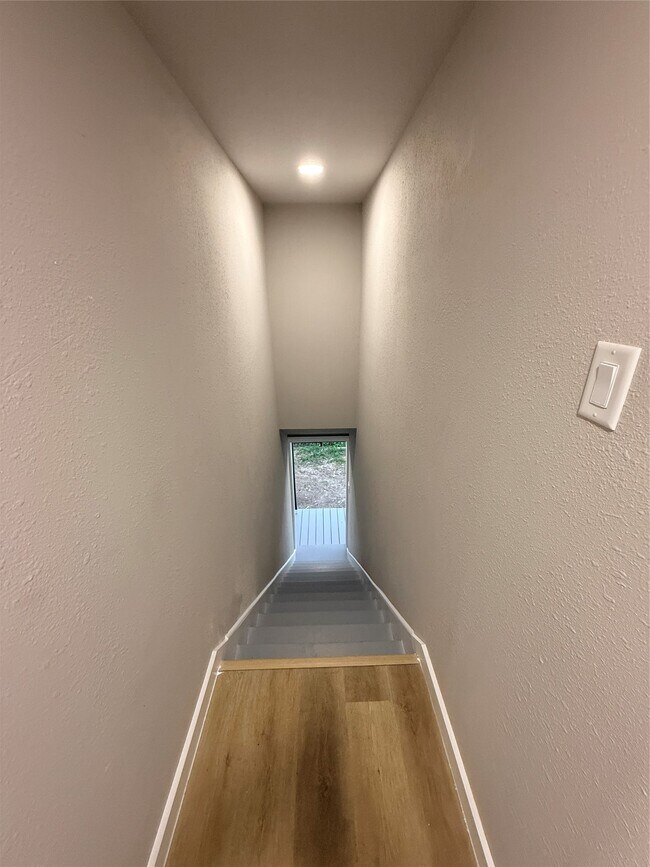 Building Photo - 5238 Pease St