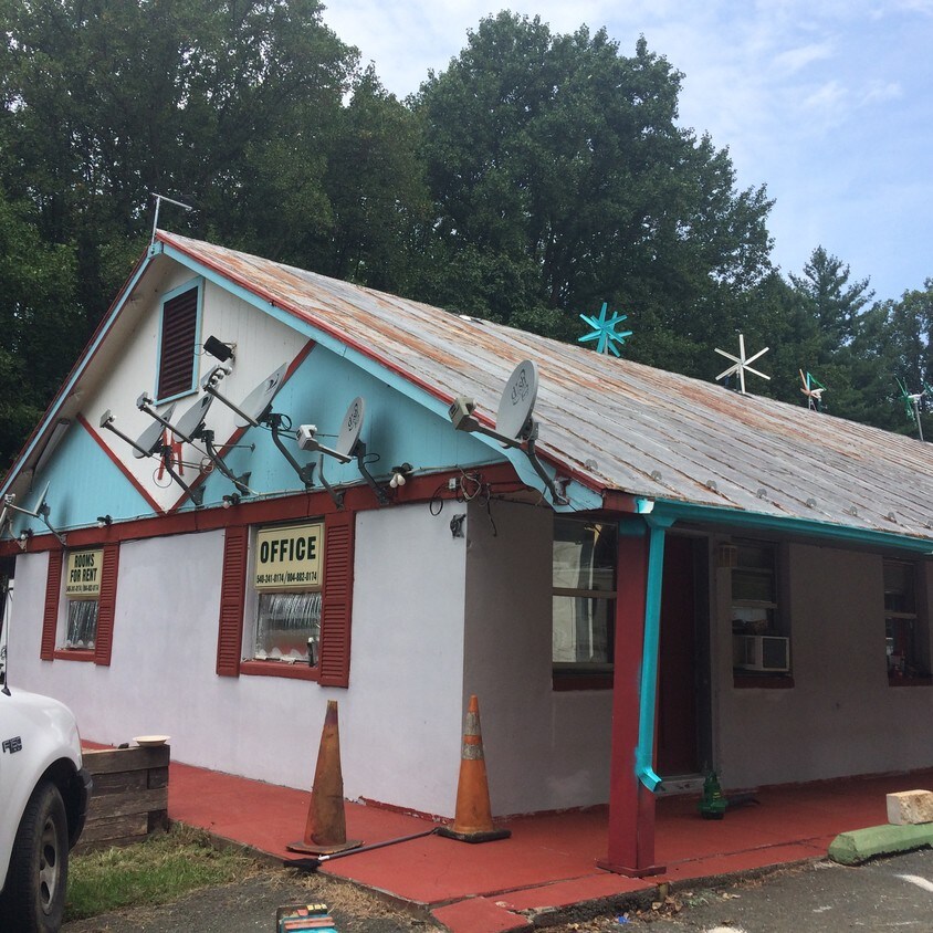 9100 Rockfish Gap Turnpike, Afton, VA 22920 Apartments in Afton, VA