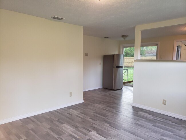Foto del edificio - 1041 Seminole Ave