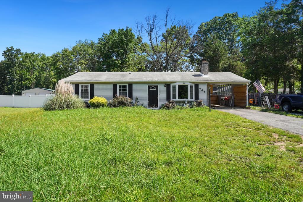 Foto principal - 407 Bryan Point Rd
