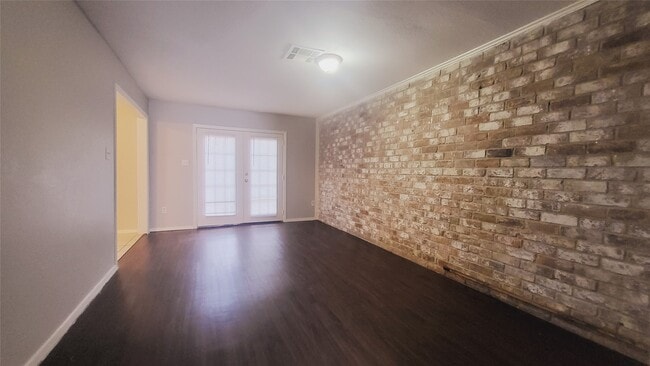 Building Photo - 12435 Sharpview Dr