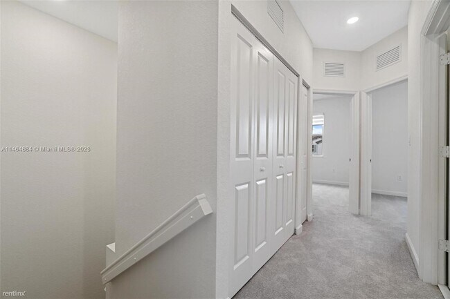 Foto del edificio - 3 br, 2.5 bath House - 12566 NW 23rd Pl