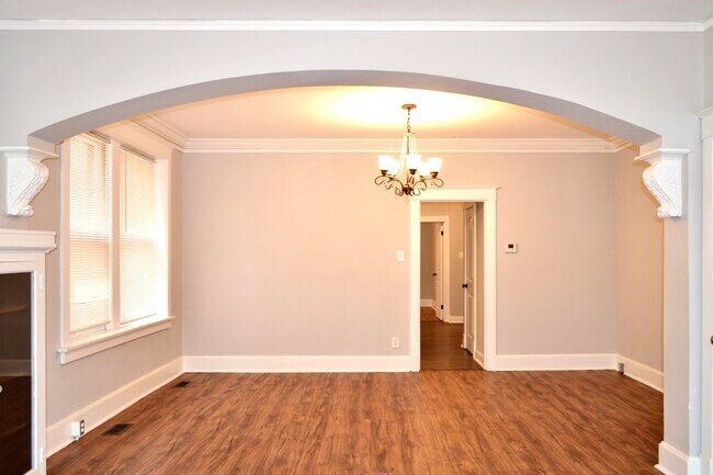 Huge Dining Room/ or bonus room - 4919 Murdoch Ave
