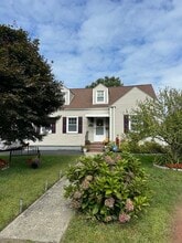 Building Photo - 165 Nutmeg Rd
