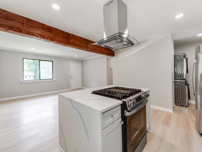 Foto del edificio - 4925 Springview Rd