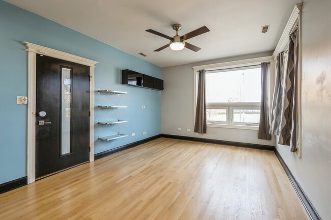 Building Photo - 2135 W Adams St