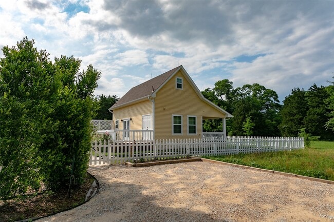 Foto del edificio - 404 N Meyersville Rd