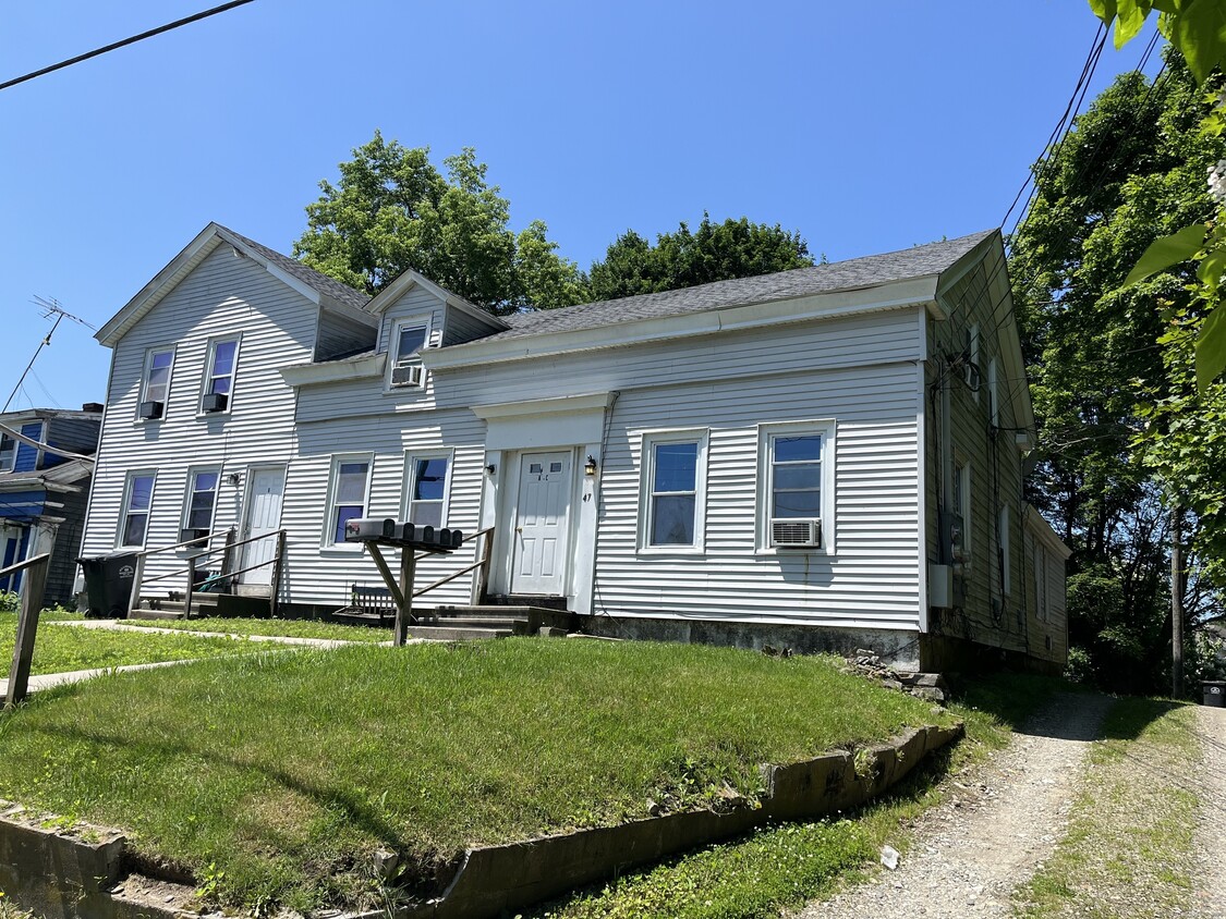 Primary Photo - 47 Commerce Ave
