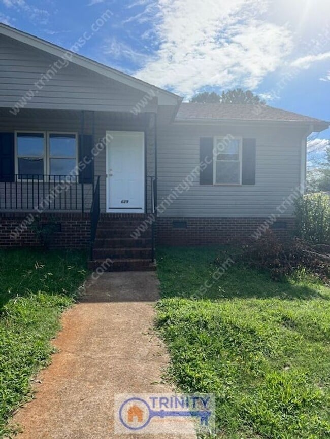 Building Photo - 629 Jasmin Dr