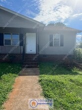 Building Photo - 629 Jasmin Dr