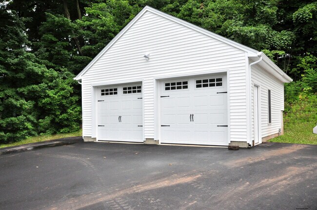 Building Photo - 143 N Main St