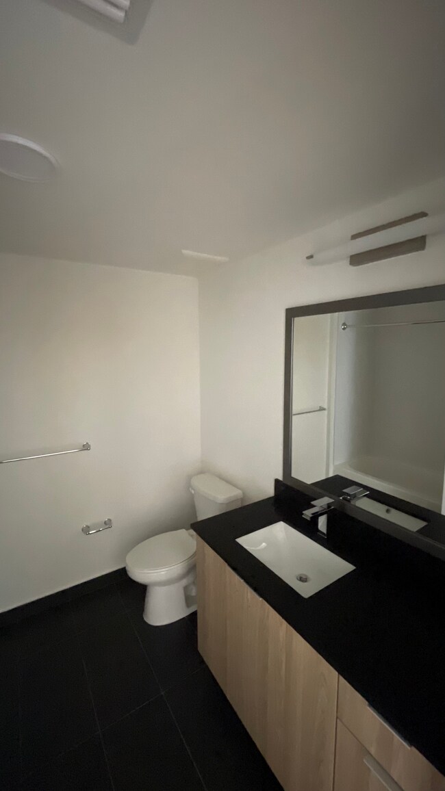 Foto del edificio - 922 E 27th St