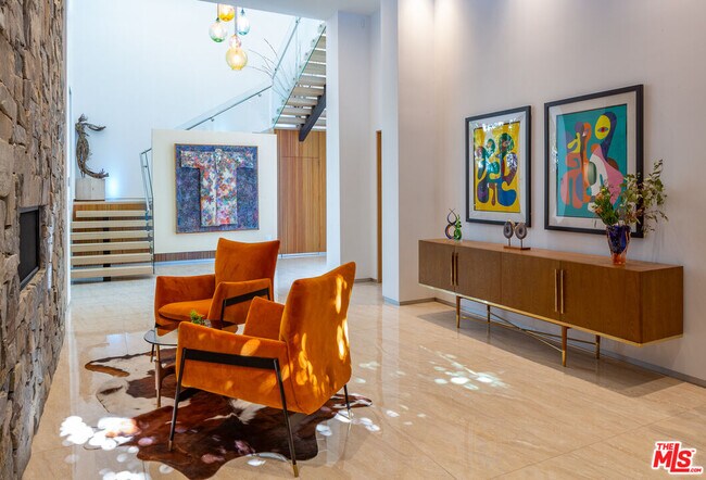 Foto del edificio - 619 N Harper Ave