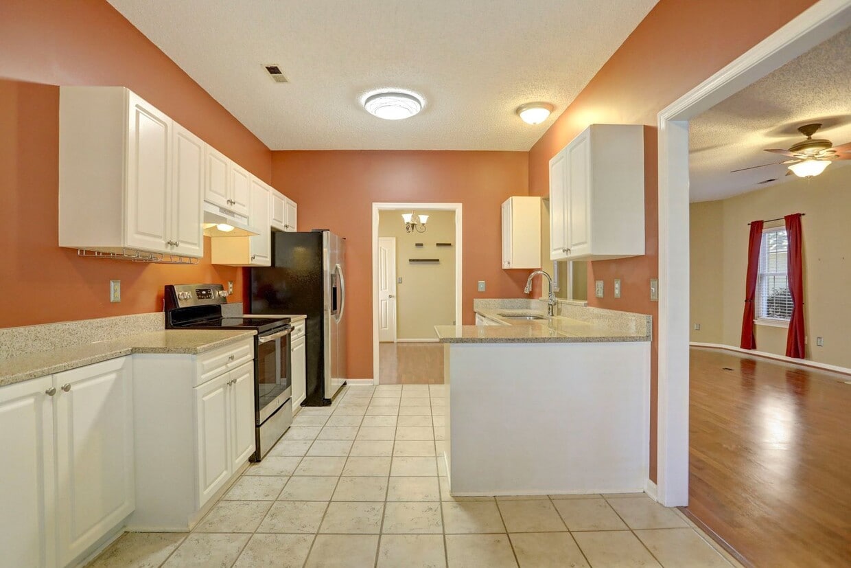 Foto principal - Luxury 3 Bedroom for Rent in Kiln Creek