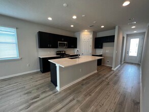 Building Photo - 711 Honeycomb Trl