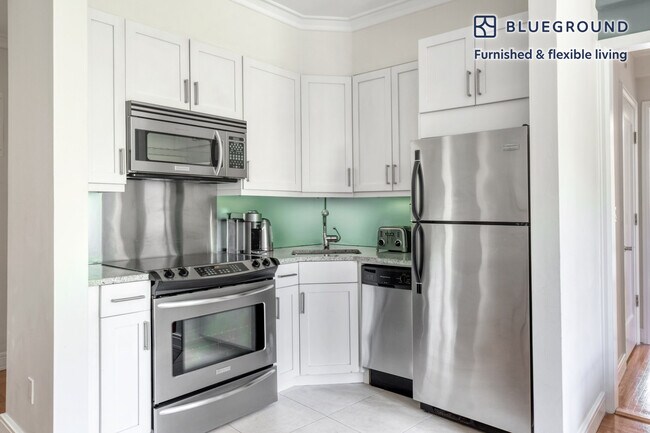 Foto del edificio - 210 W 70th St