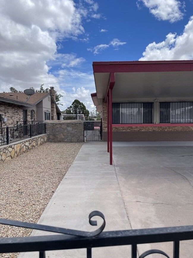 Building Photo - 10604 Fieldrock Ct