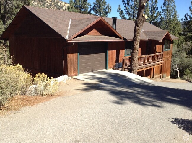 Building Photo - 15709 Plum Way