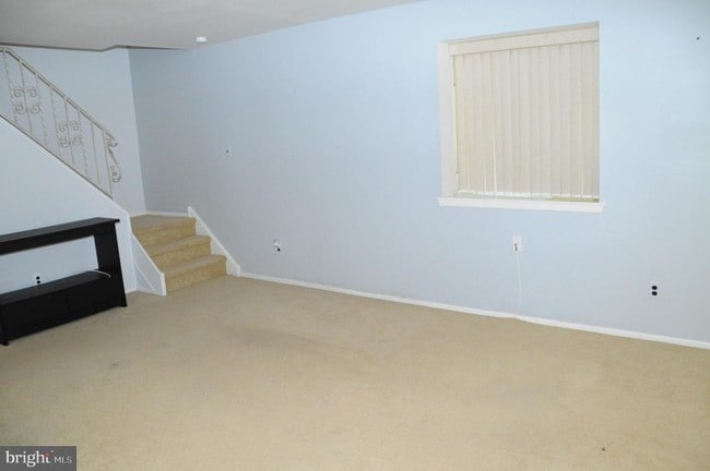 Building Photo - 5200 Hilltop Dr