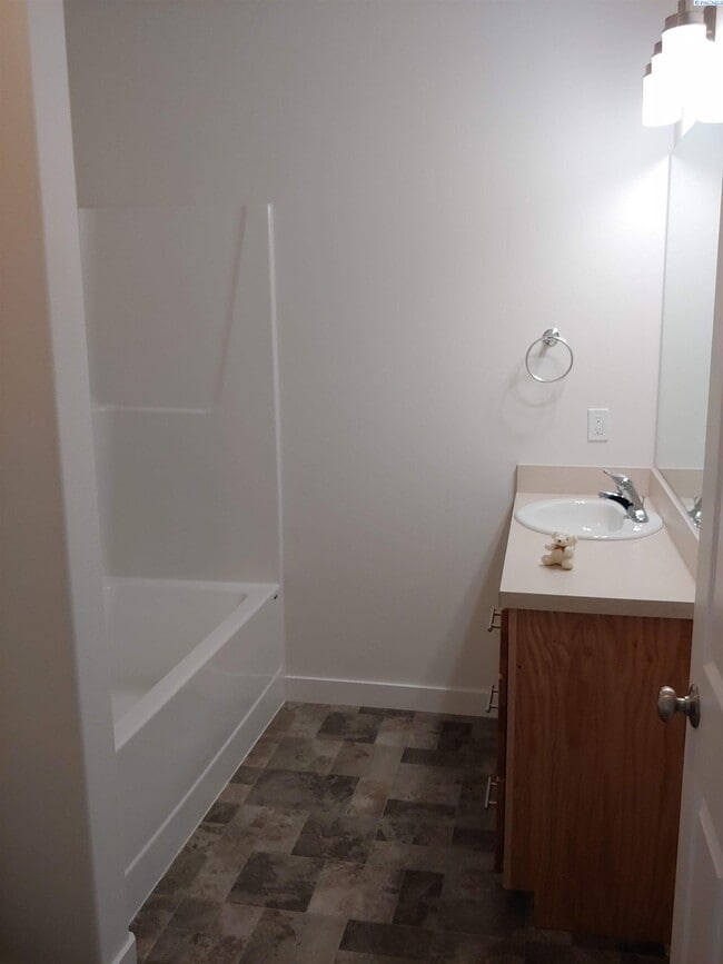 Building Photo - 3 Bed/2 Bath Richland Home