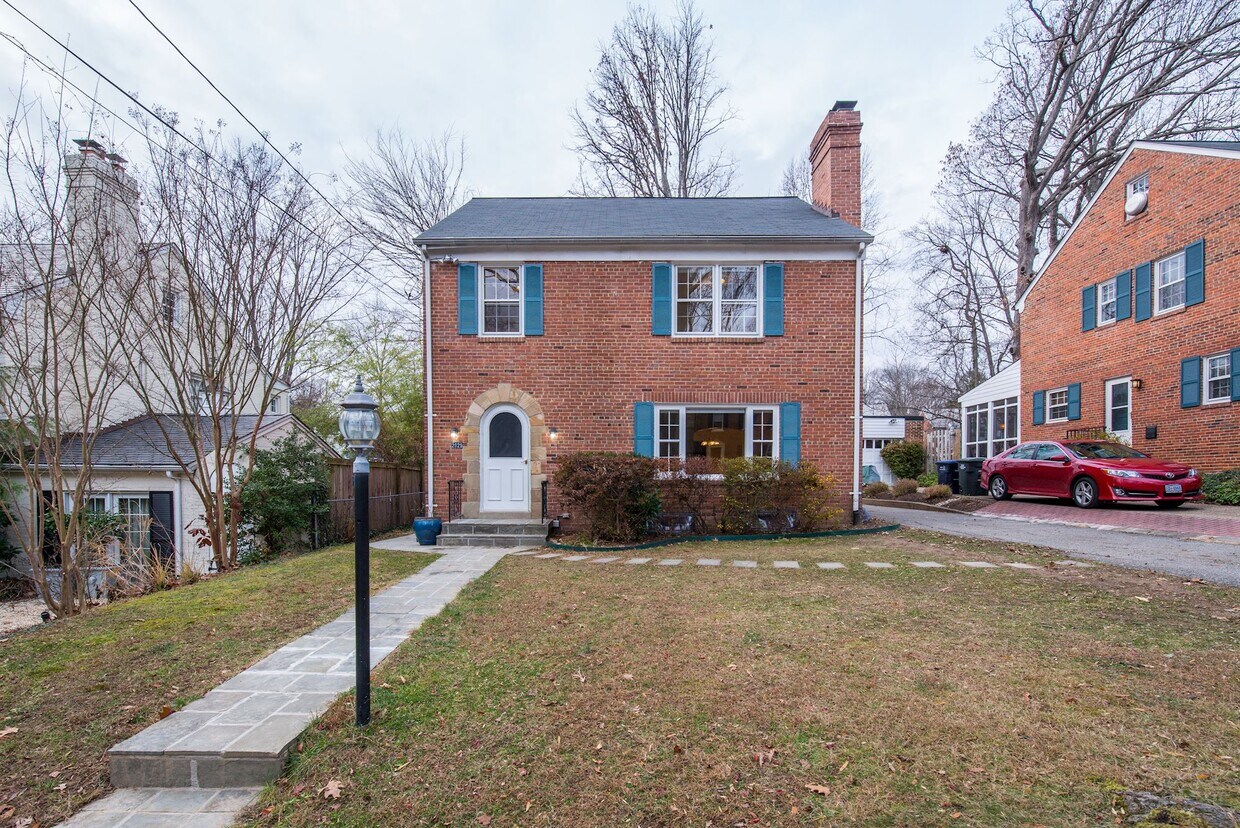 2925 Kanawha St NW, Washington, DC 20015 House Rental in Washington