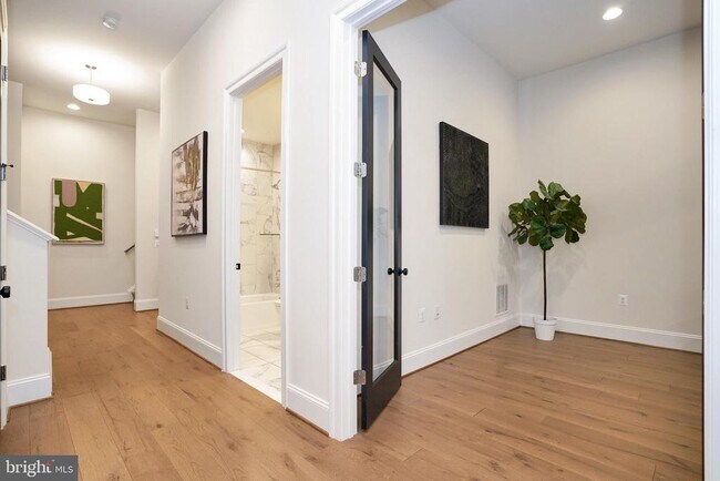 Building Photo - 44651 Provincetown Dr