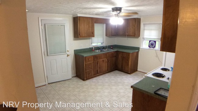 Building Photo - 2 br, 1 bath House - 3761 Kirk Hollow Road