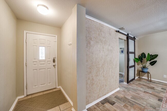 Foto del edificio - 4 Bed 2.5 Bathroom located in Westcreek Su...