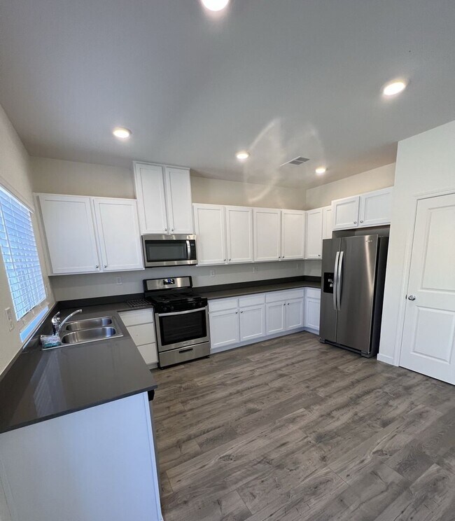 Foto del edificio - 443 Antares St