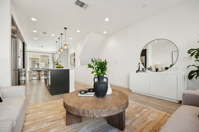 Foto del edificio - 172 Uptown Cir
