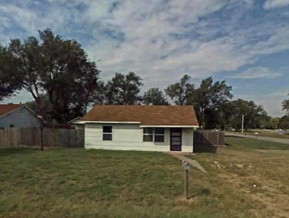 1303 S Elm St, Hutchinson, KS 67501 House Rental in Hutchinson, KS